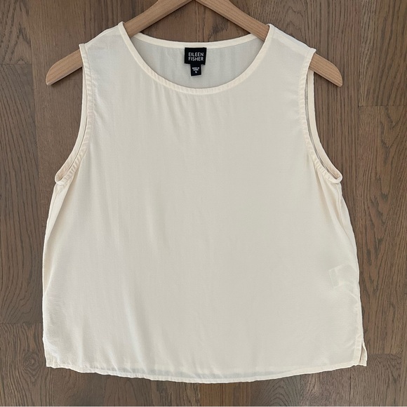 Eileen Fisher 100% Silk Crepe Round Neck Sleeveless Shell in Cream Size Small - Picture 1 of 6
